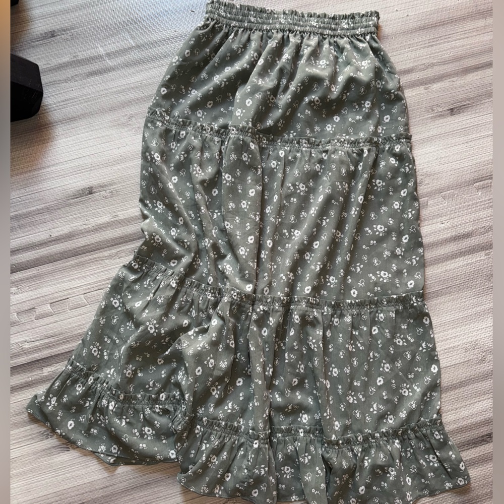 Pull-on Ruffle Tiered Maxi Skirt - Picture 2 of 4
